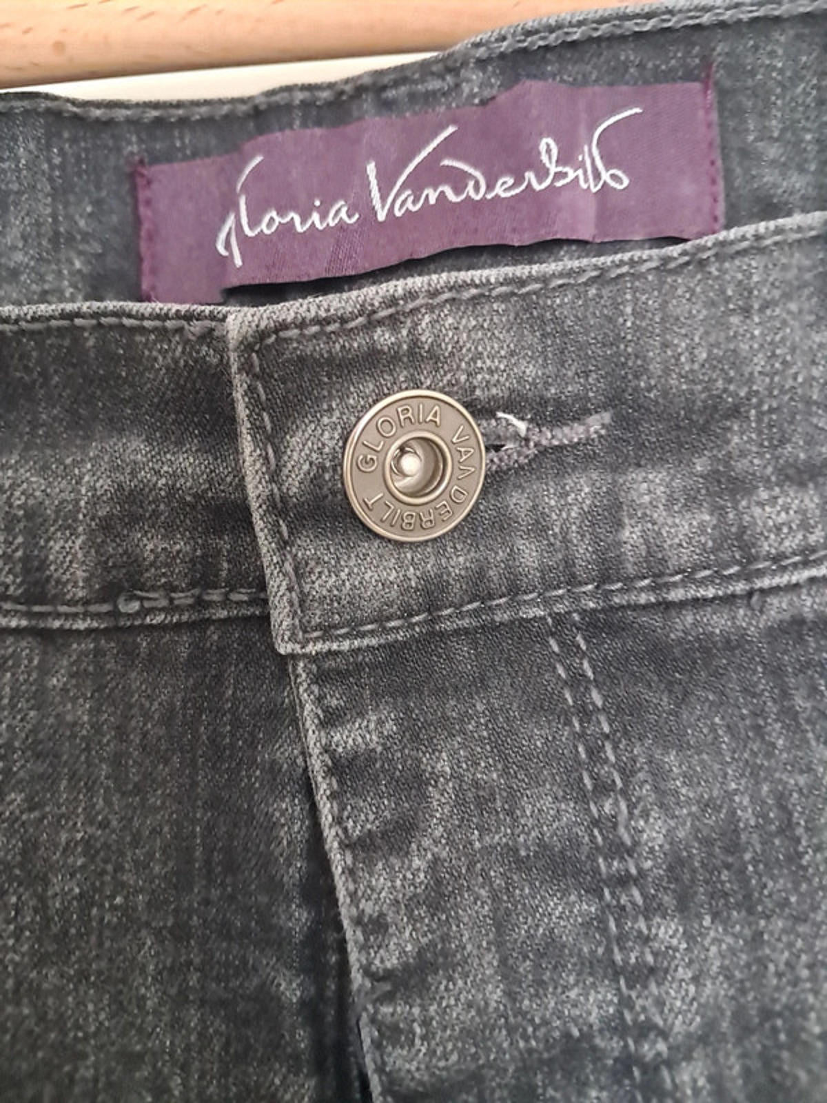 Gloria vanderbilt 12 "Amanda" grey jeans