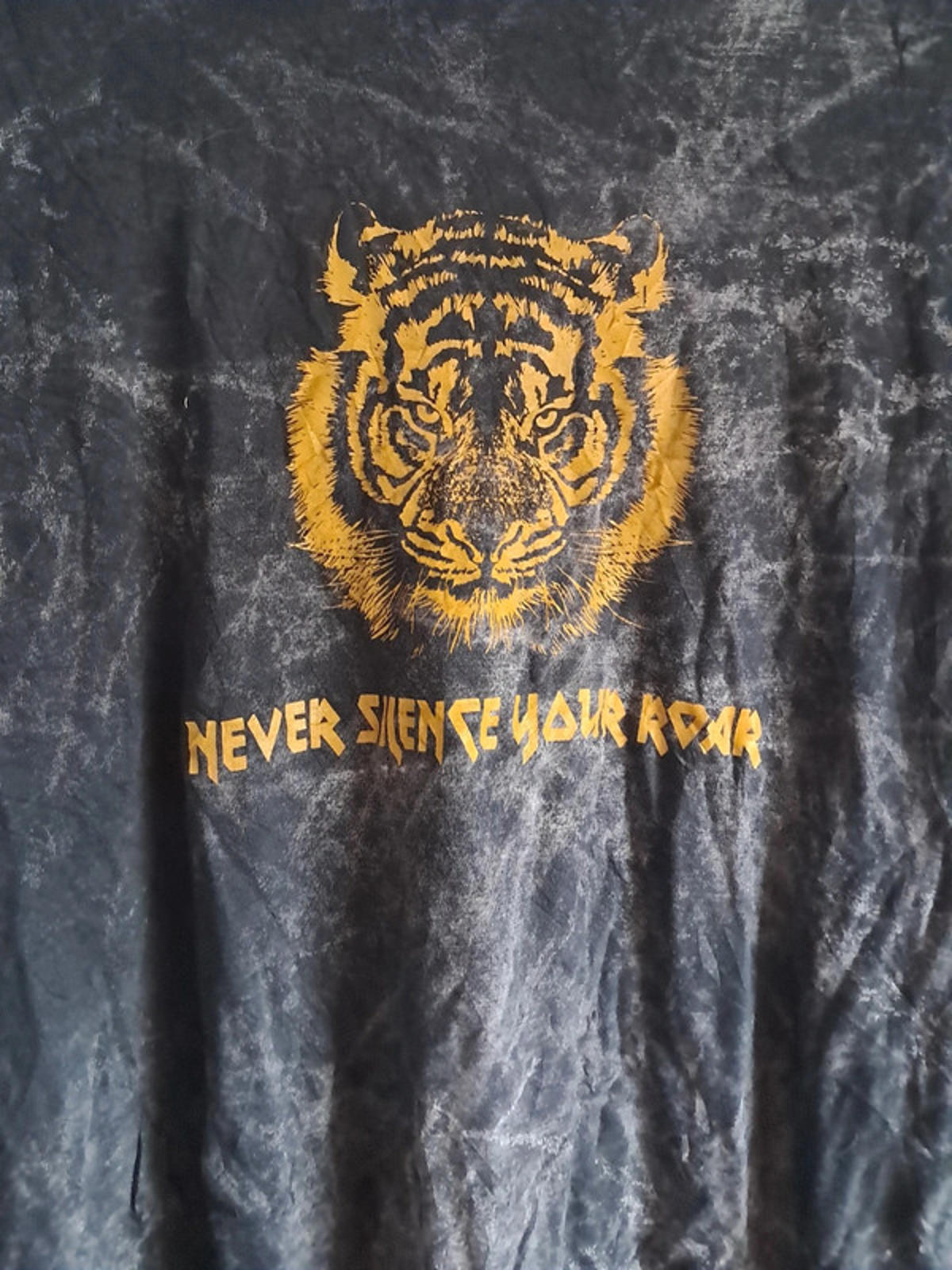 Black tiger t shirt