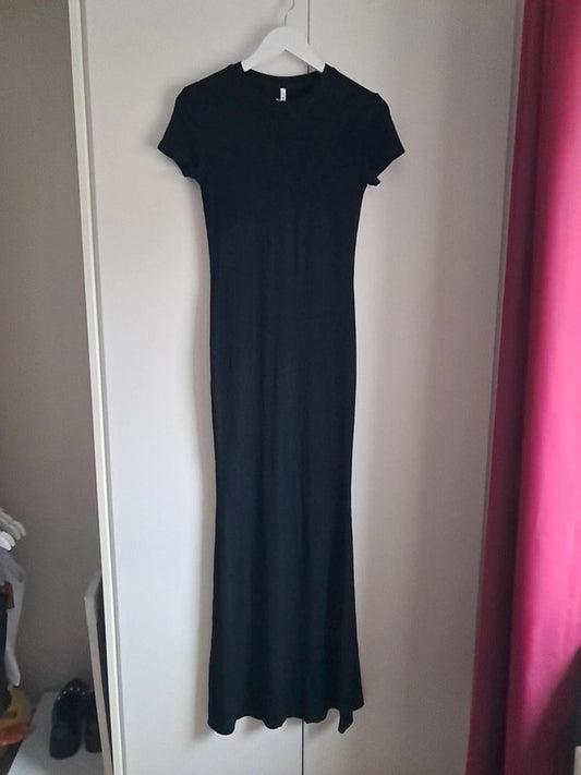 Short sleeve black bodycon dress