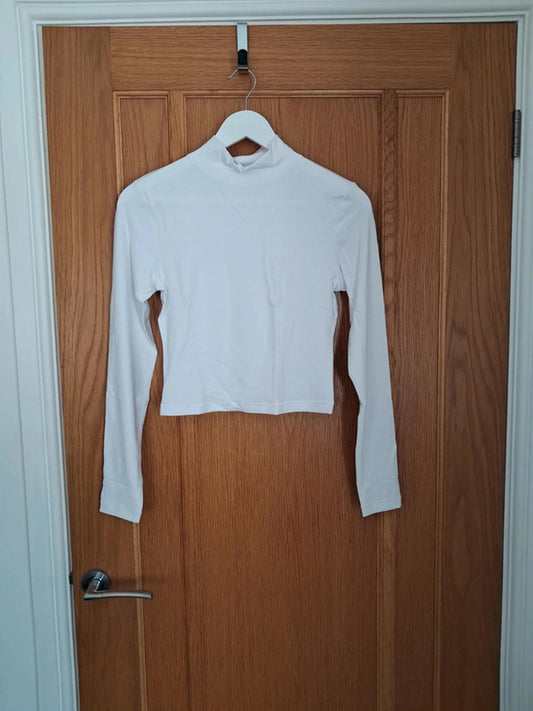 White long sleeve crop top