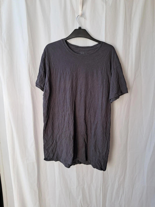 Grey plain fruit of loom t shirt